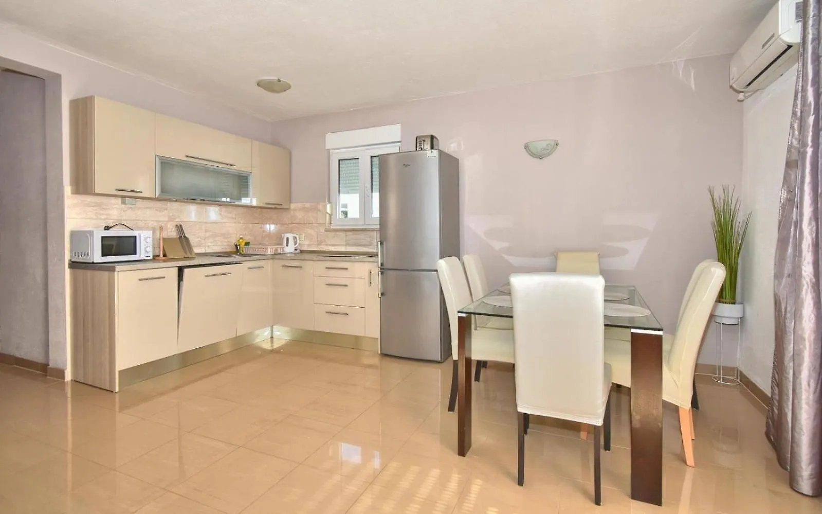 Apartments Dominika Trogir 0*,