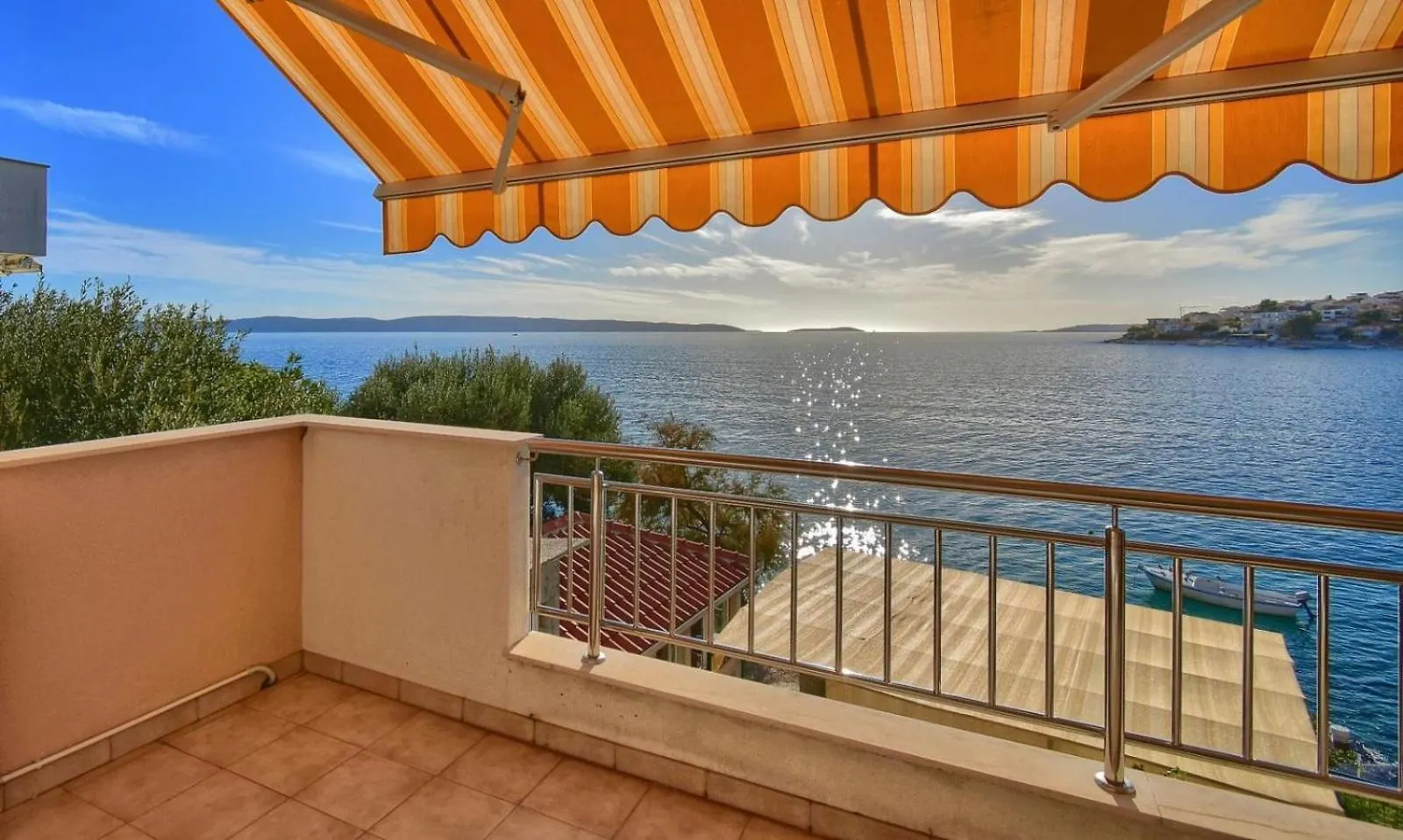 Apartments Dominika Trogir 0*,