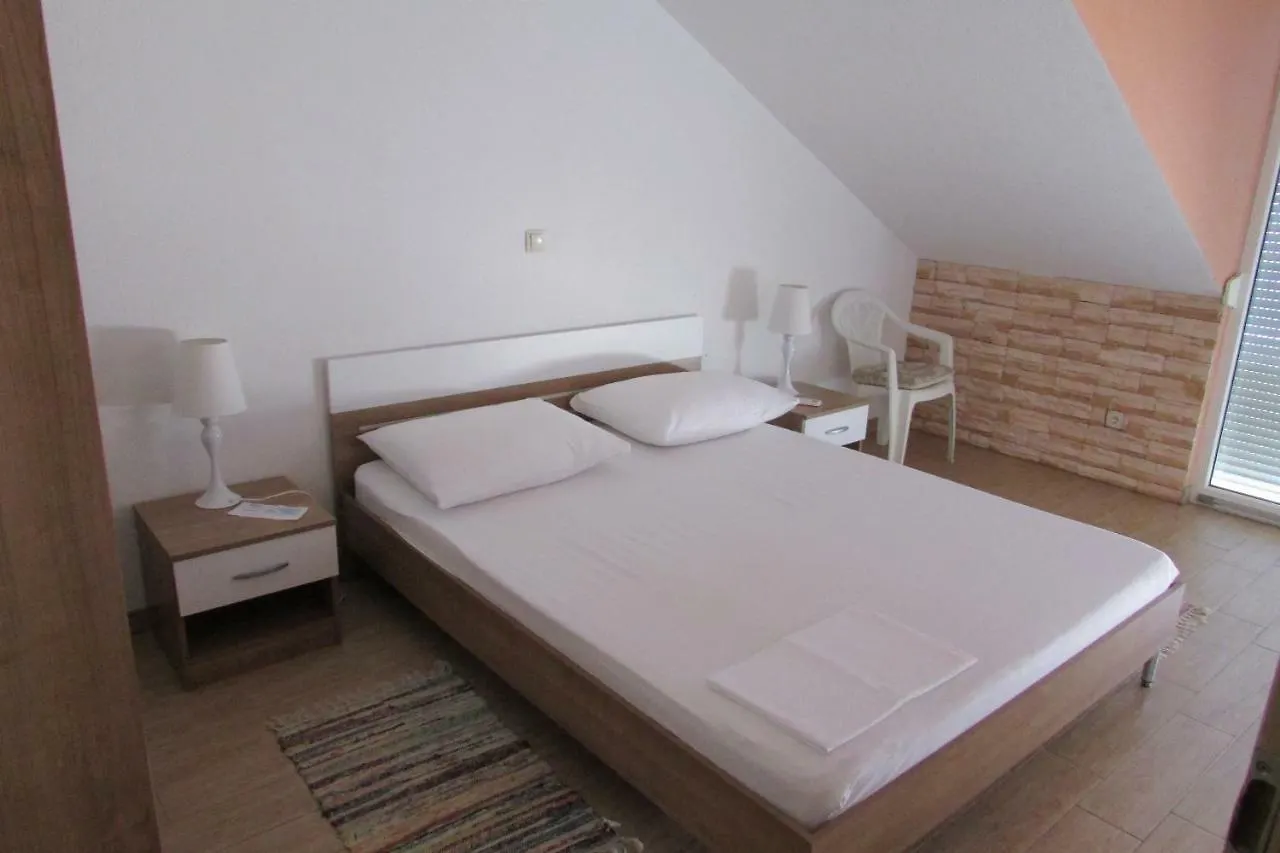 Apartments Dominika 特罗吉尔
